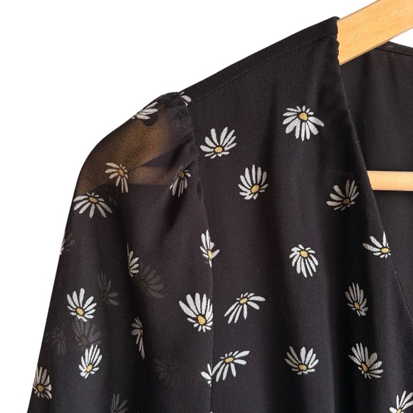 Aritzia Wilfred New Button Front Dress Size 4 Daisies Black White Floral - Picture 8 of 13